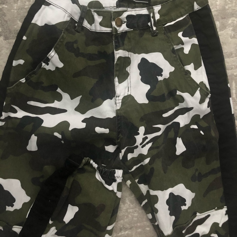 Camo pants
